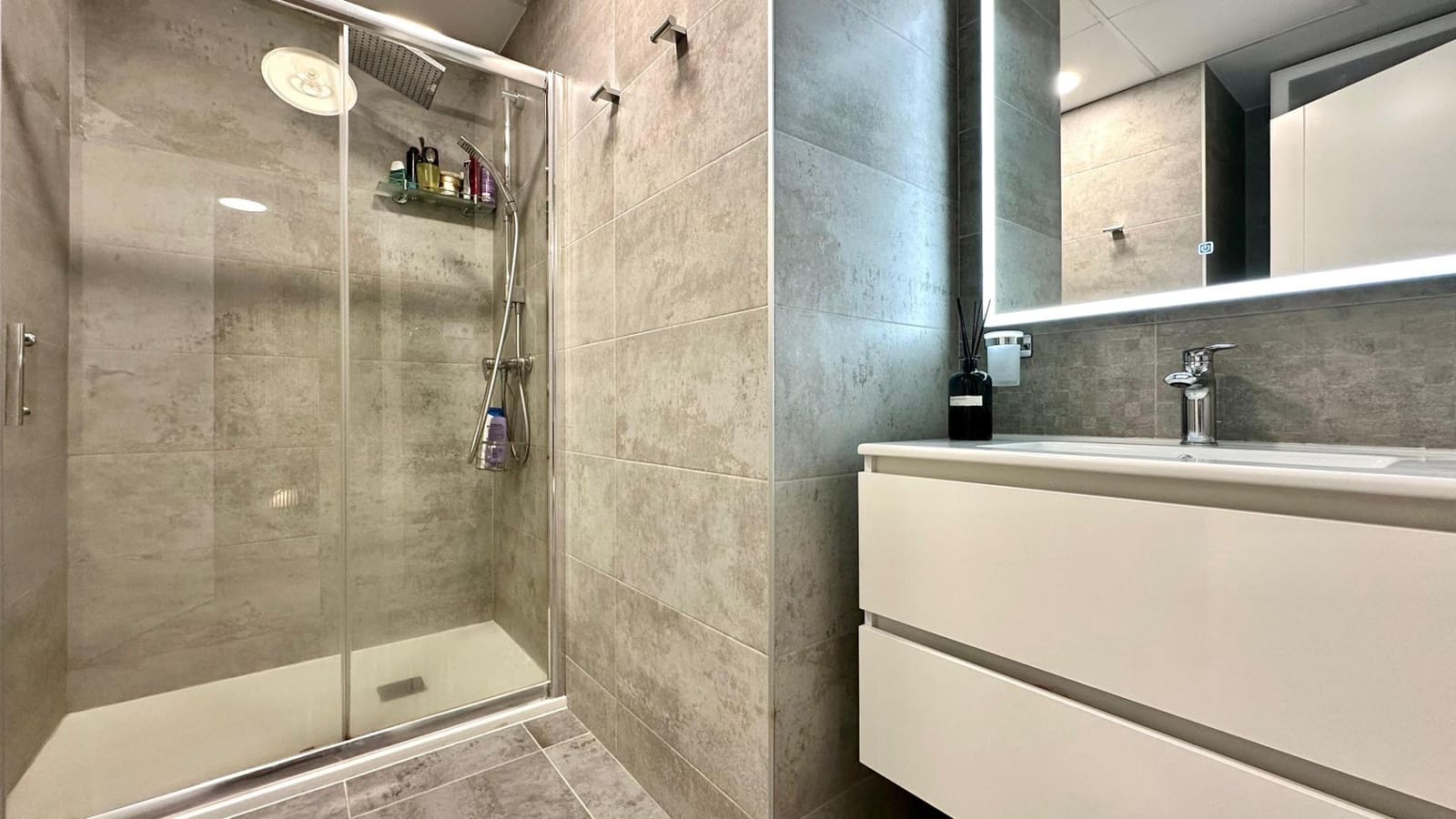 3 bedroom Apartment for sale in Finestrat with pool - € 529,000 (Ref: 8582591)