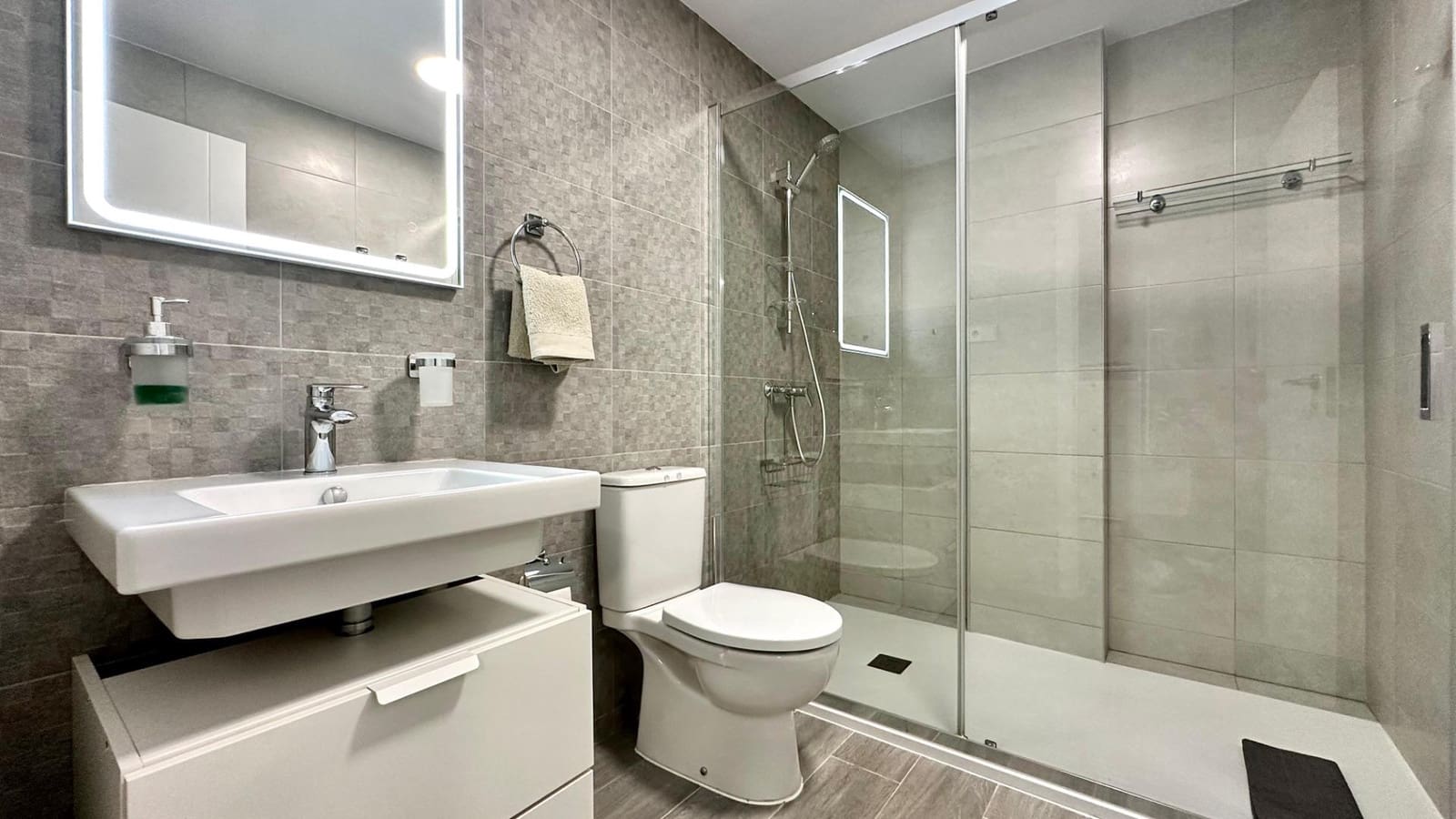 3 bedroom Apartment for sale in Finestrat with pool - € 529,000 (Ref: 8582591)