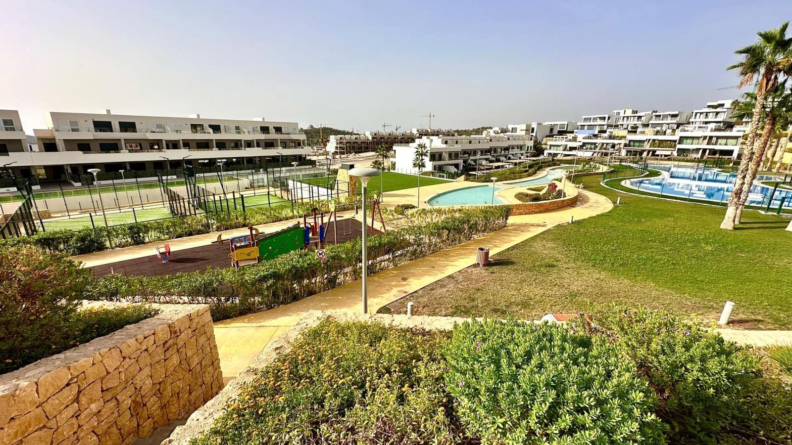 3 bedroom Apartment for sale in Finestrat with pool - € 529,000 (Ref: 8582591)