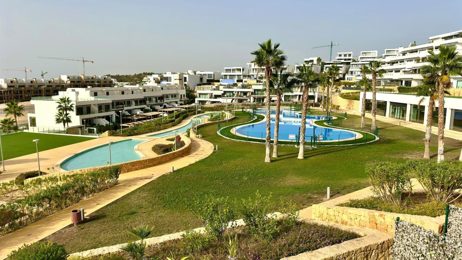 3 bedroom Apartment for sale in Finestrat with pool - € 529,000 (Ref: 8582591)