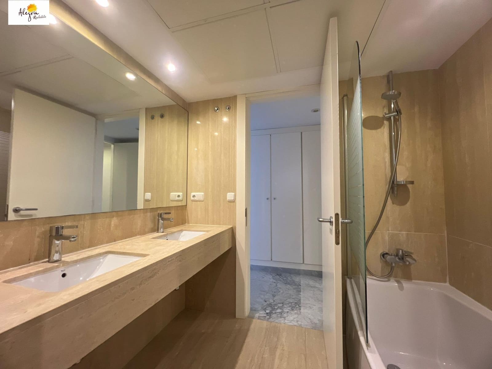 4 soverom Leilighet til salgs i Valencia by med garasje - € 820 000 (Ref: 8595321)