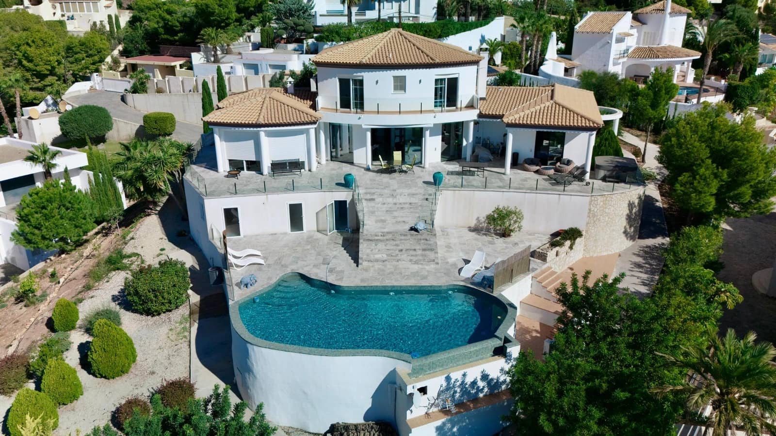 4 bedroom Villa for sale in Altea with pool garage - € 2,500,000 (Ref: 8599888)