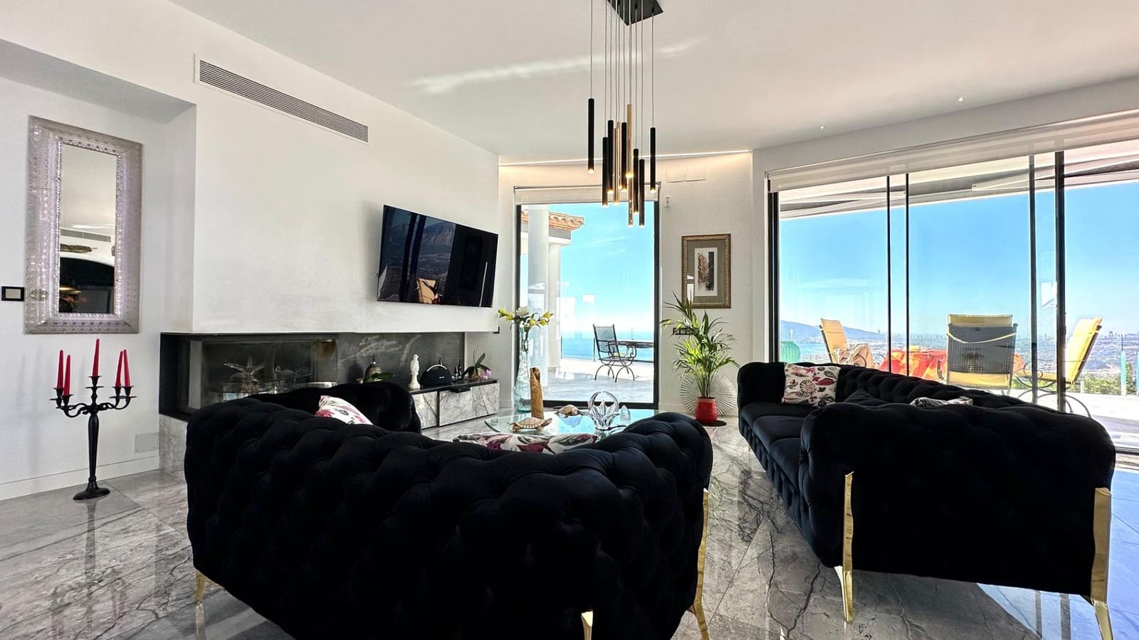 4 bedroom Villa for sale in Altea with pool garage - € 2,500,000 (Ref: 8599888)