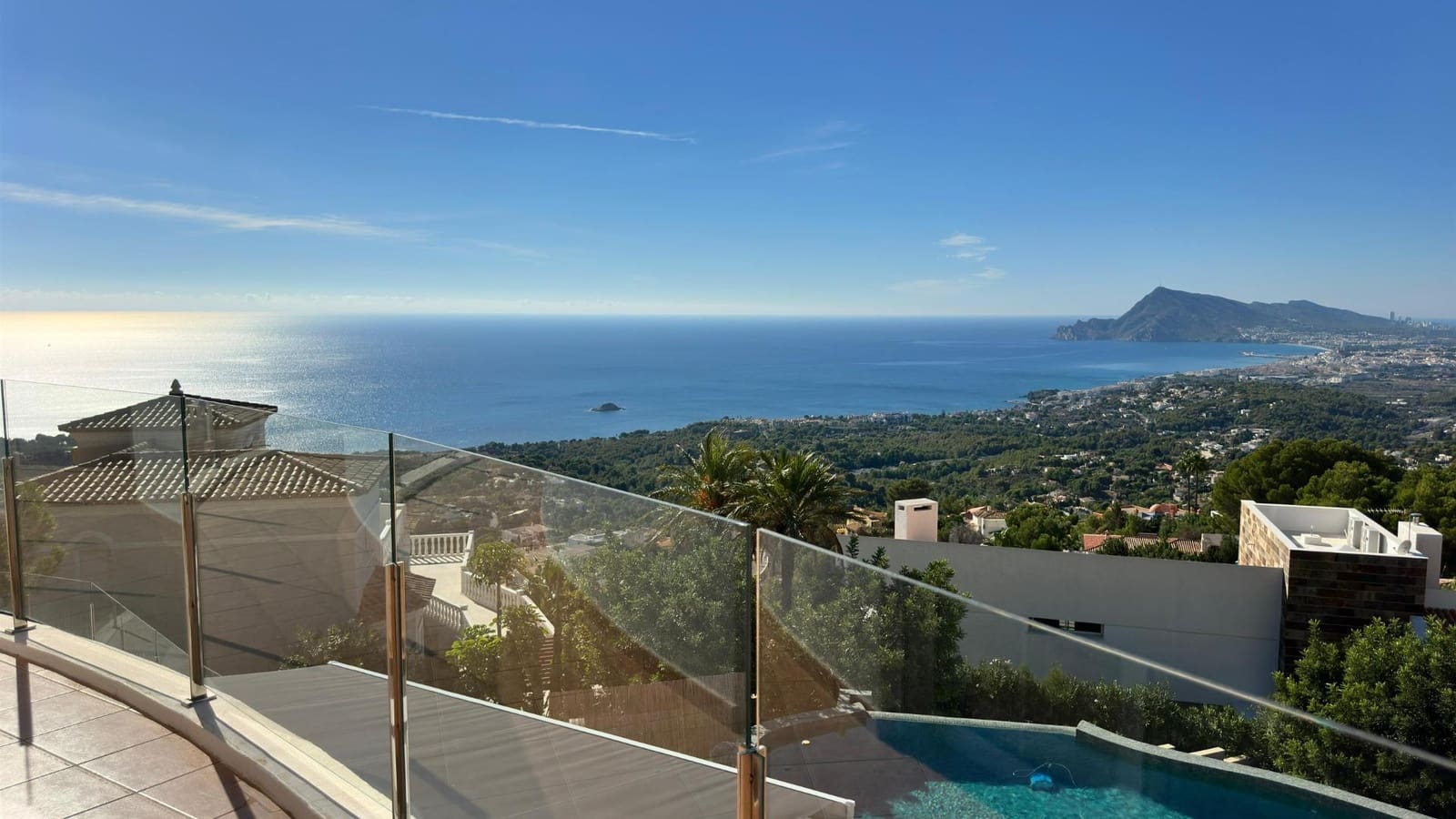 4 bedroom Villa for sale in Altea with pool garage - € 2,500,000 (Ref: 8599888)