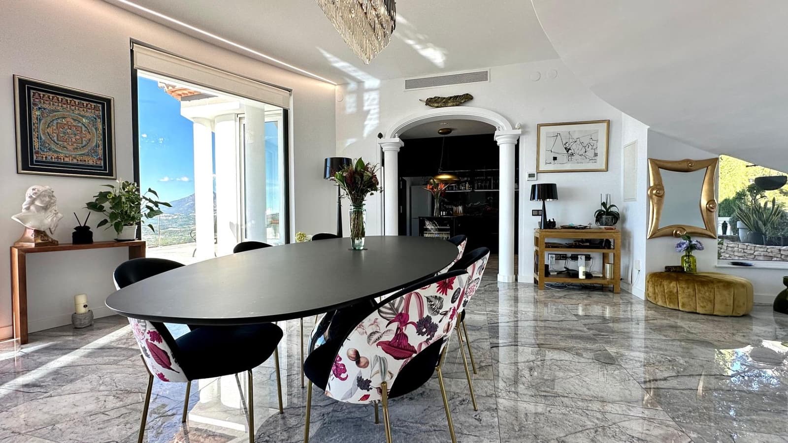 4 bedroom Villa for sale in Altea with pool garage - € 2,500,000 (Ref: 8599888)