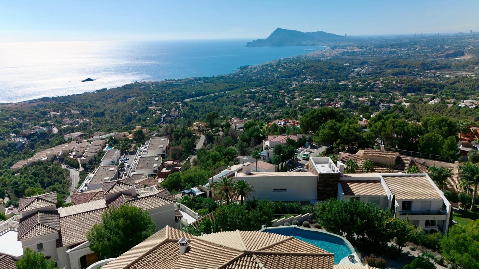 4 bedroom Villa for sale in Altea with pool garage - € 2,500,000 (Ref: 8599888)