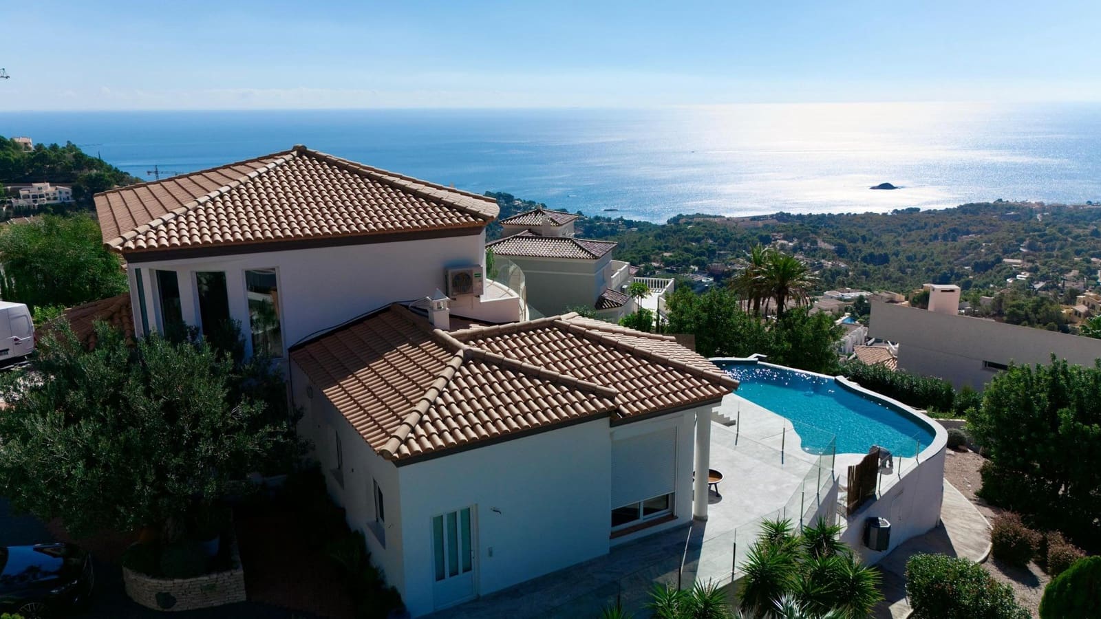 4 bedroom Villa for sale in Altea with pool garage - € 2,500,000 (Ref: 8599888)