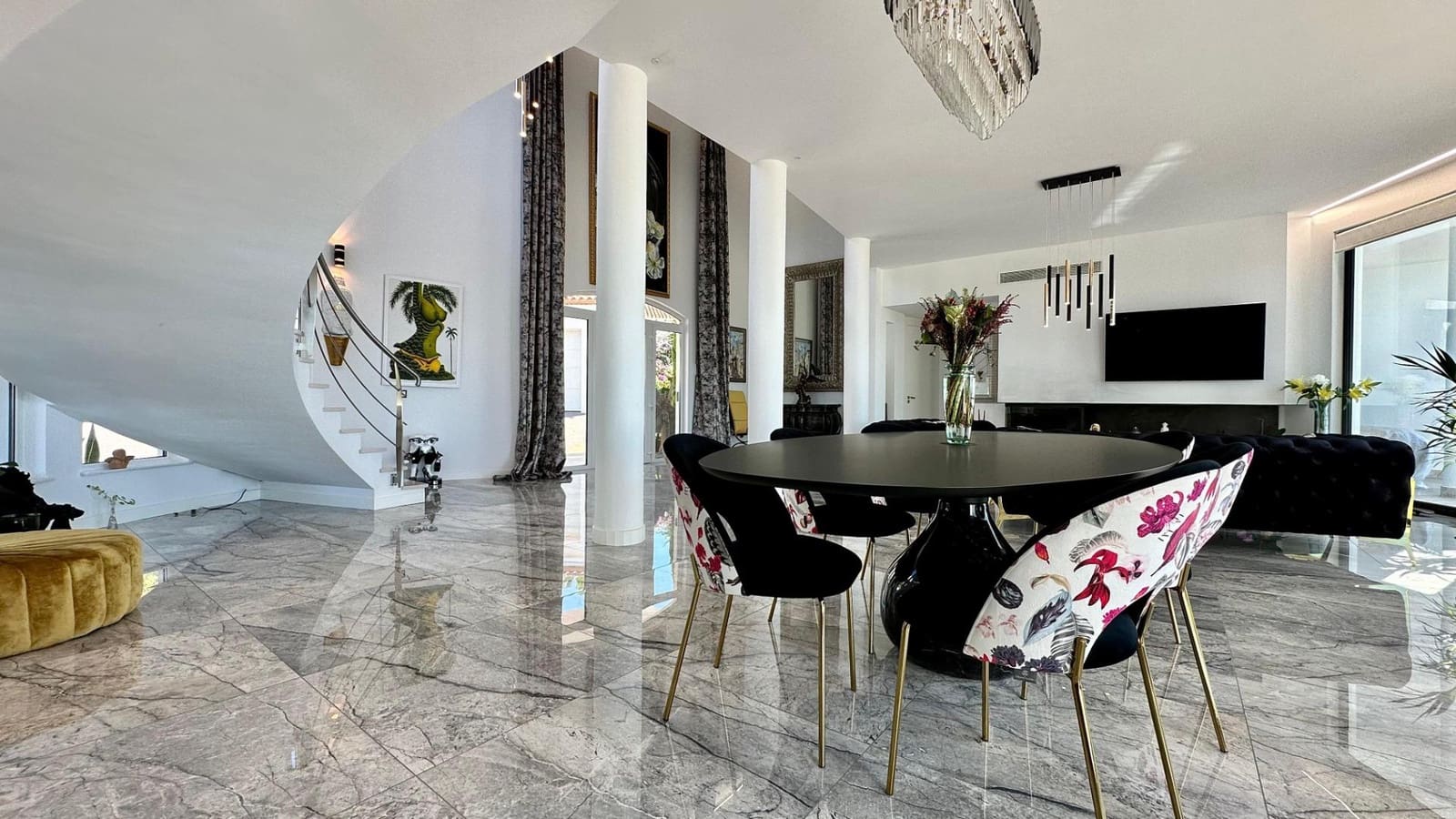 4 bedroom Villa for sale in Altea with pool garage - € 2,500,000 (Ref: 8599888)