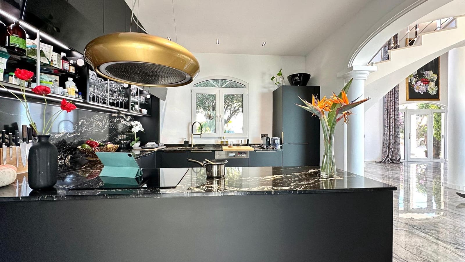 4 bedroom Villa for sale in Altea with pool garage - € 2,500,000 (Ref: 8599888)