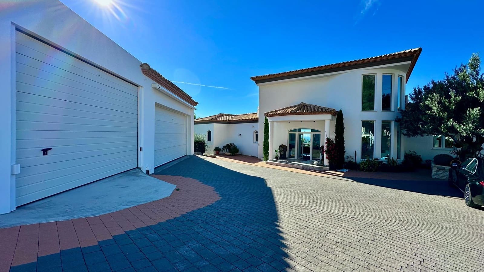 4 bedroom Villa for sale in Altea with pool garage - € 2,500,000 (Ref: 8599888)