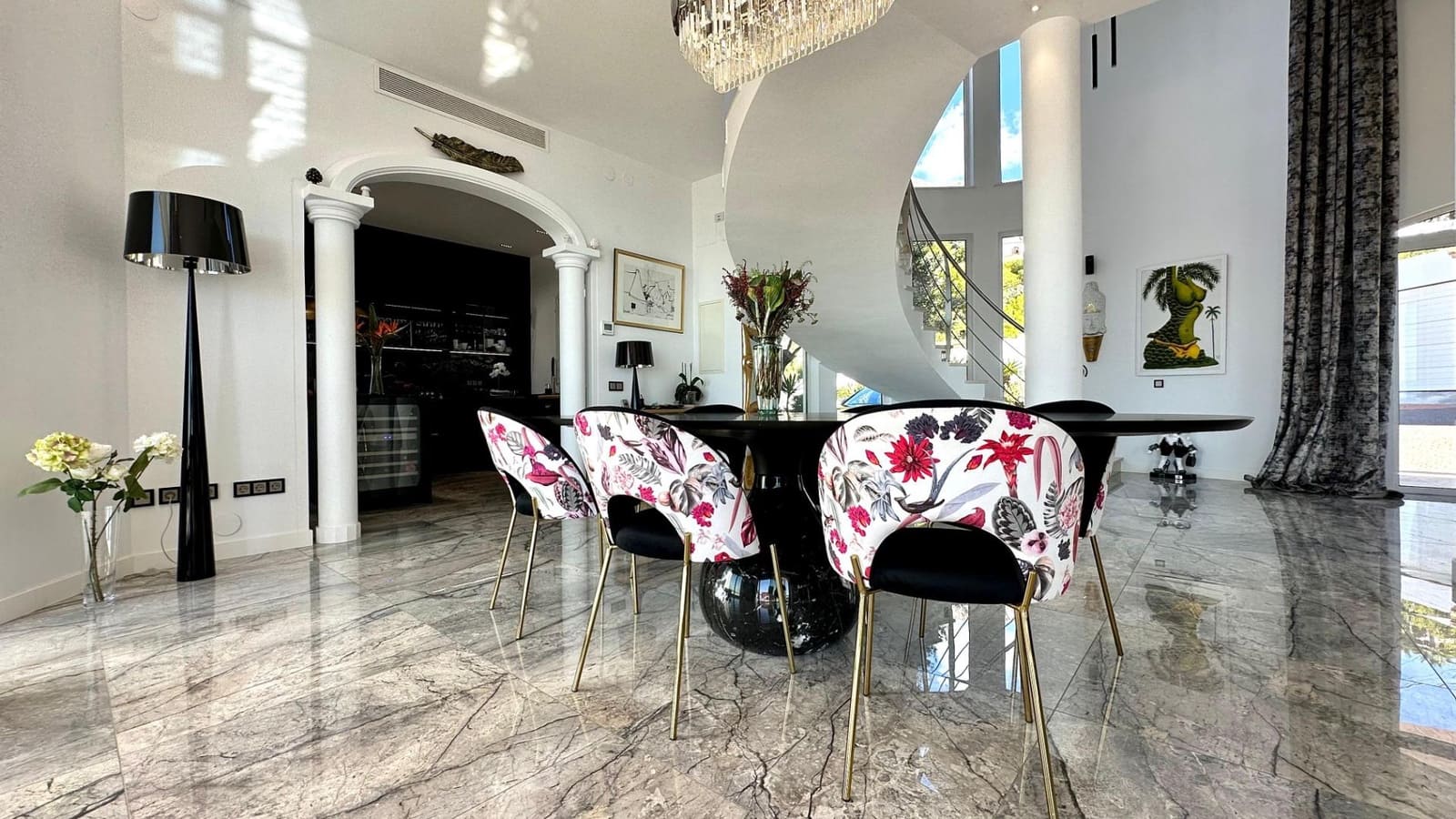 4 bedroom Villa for sale in Altea with pool garage - € 2,500,000 (Ref: 8599888)