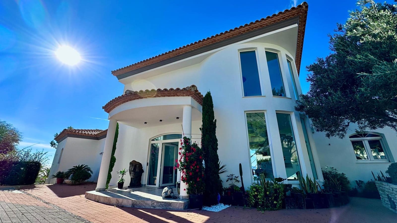 4 bedroom Villa for sale in Altea with pool garage - € 2,500,000 (Ref: 8599888)