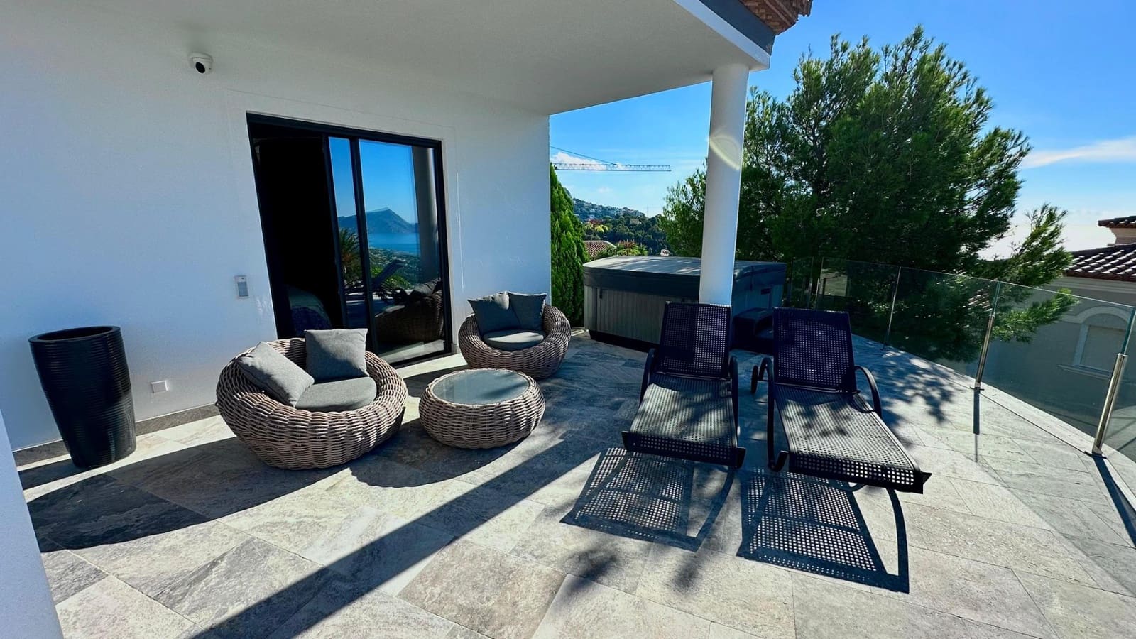 4 bedroom Villa for sale in Altea with pool garage - € 2,500,000 (Ref: 8599888)