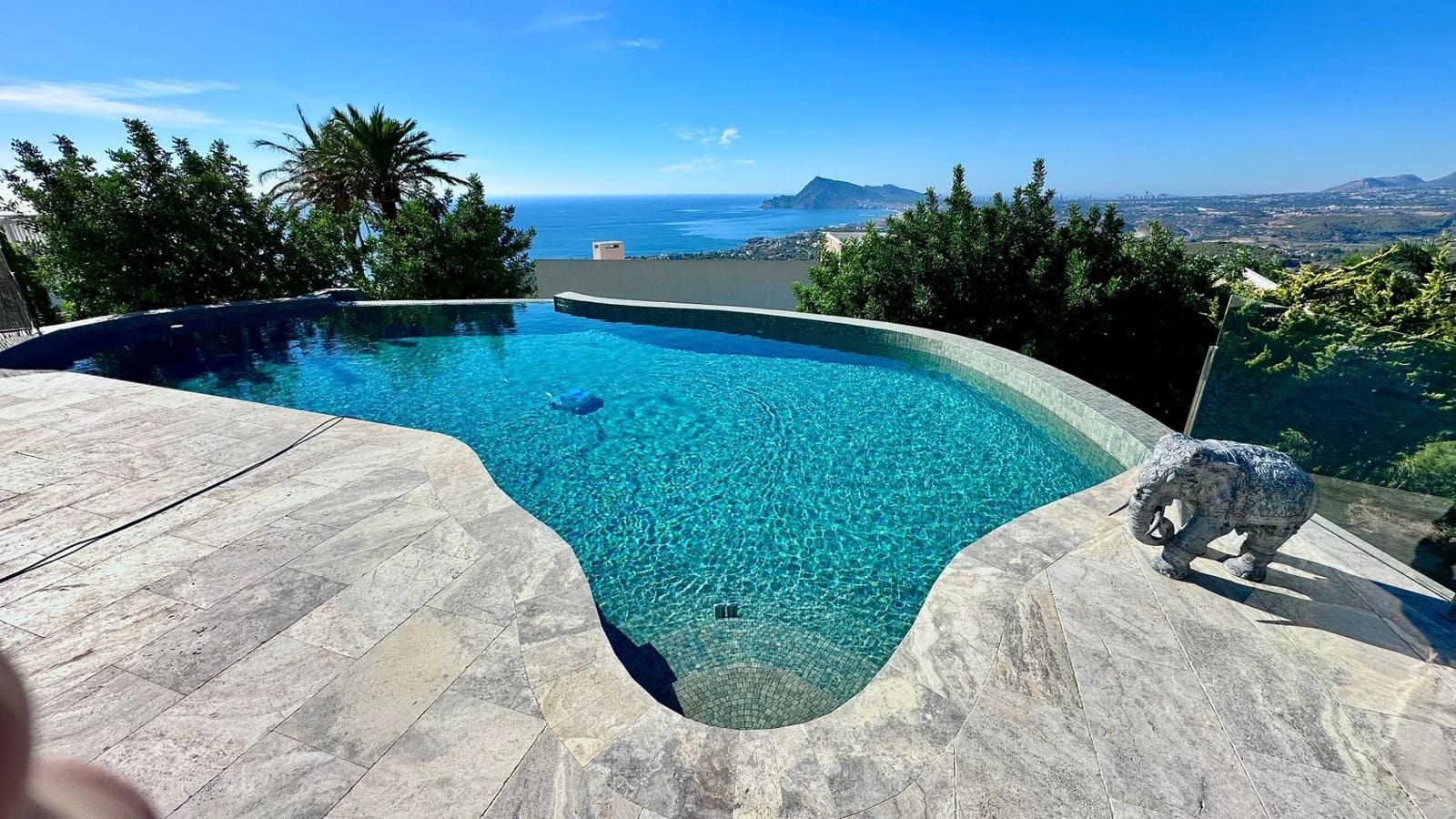 4 bedroom Villa for sale in Altea with pool garage - € 2,500,000 (Ref: 8599888)