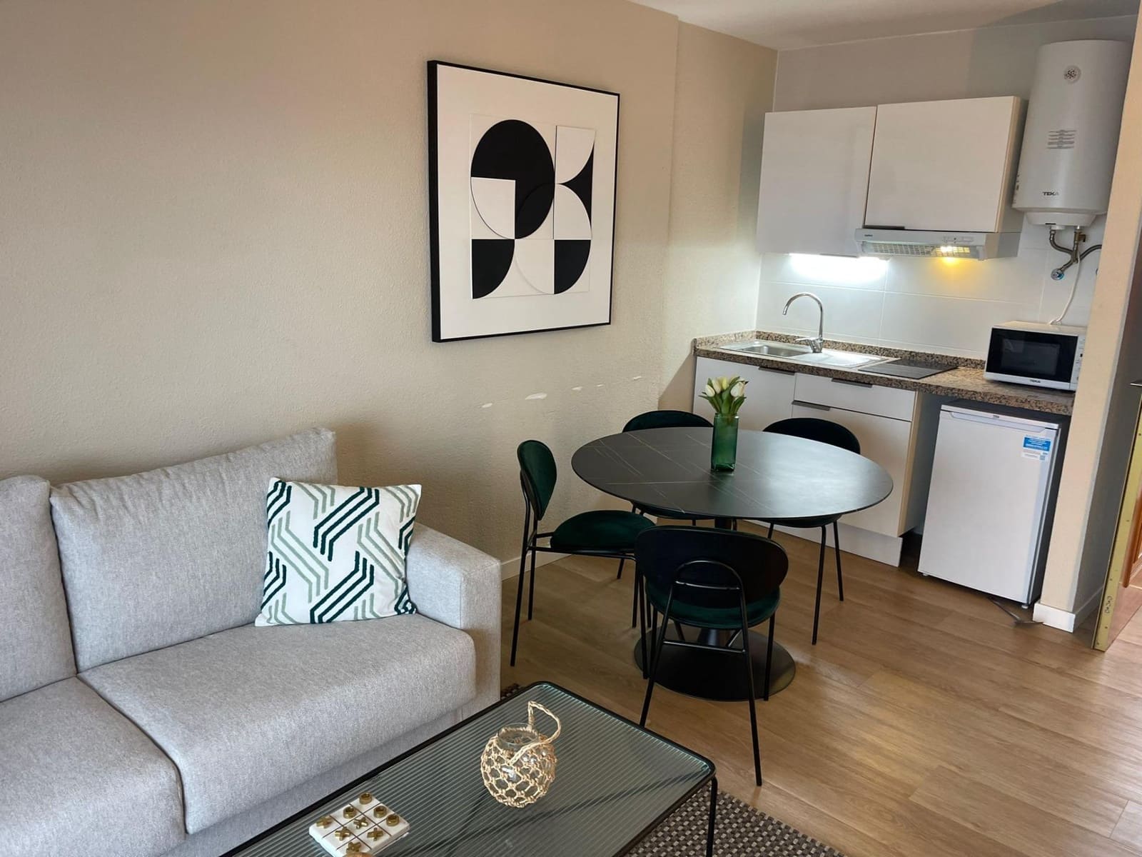 1 soveværelse Lejlighed til salg i Benidorm med swimmingpool - € 209.000 (Ref: 8599890)