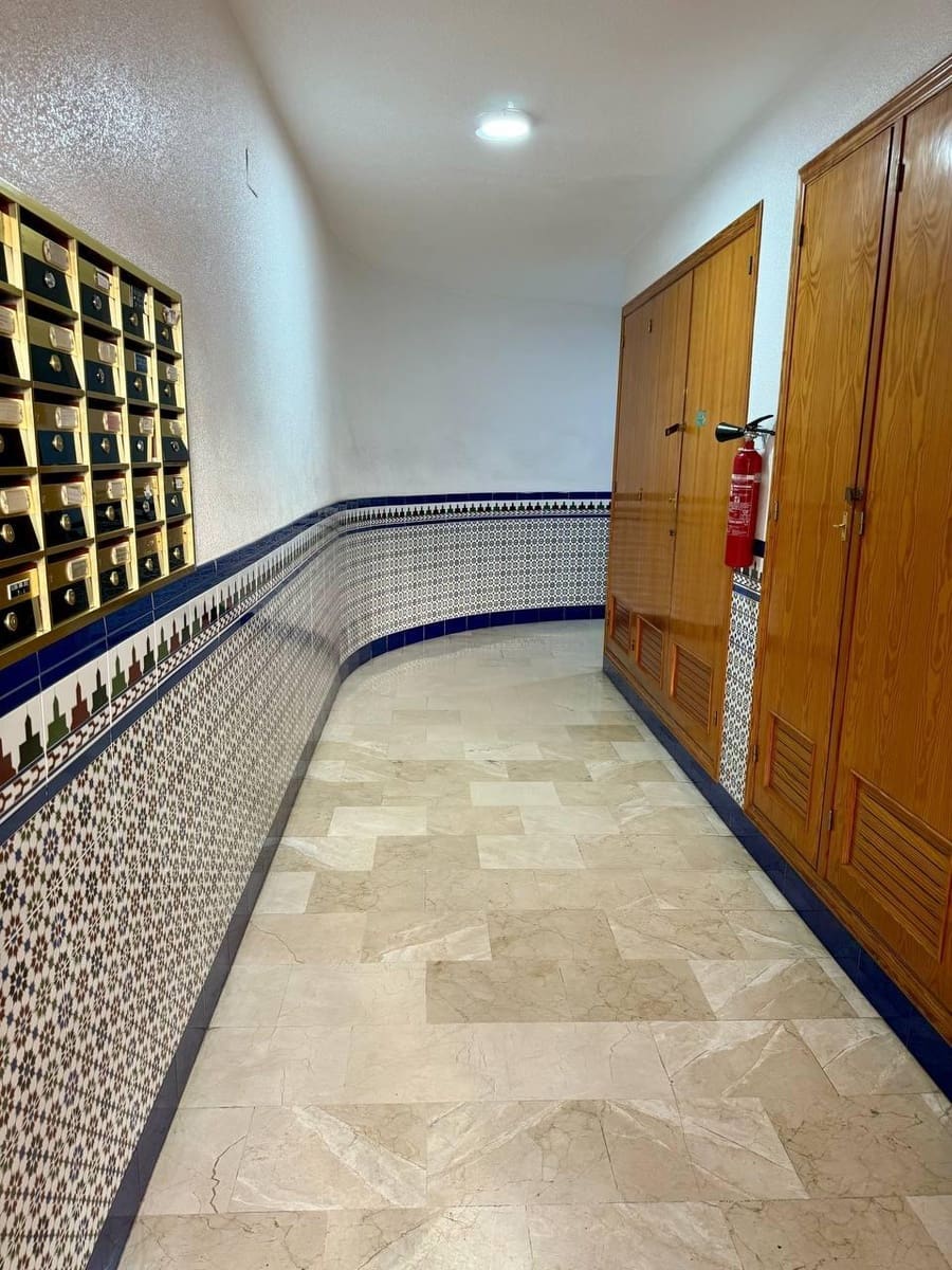 2 bedroom Apartment for sale in Torrevieja - € 159,900 (Ref: 8615172)