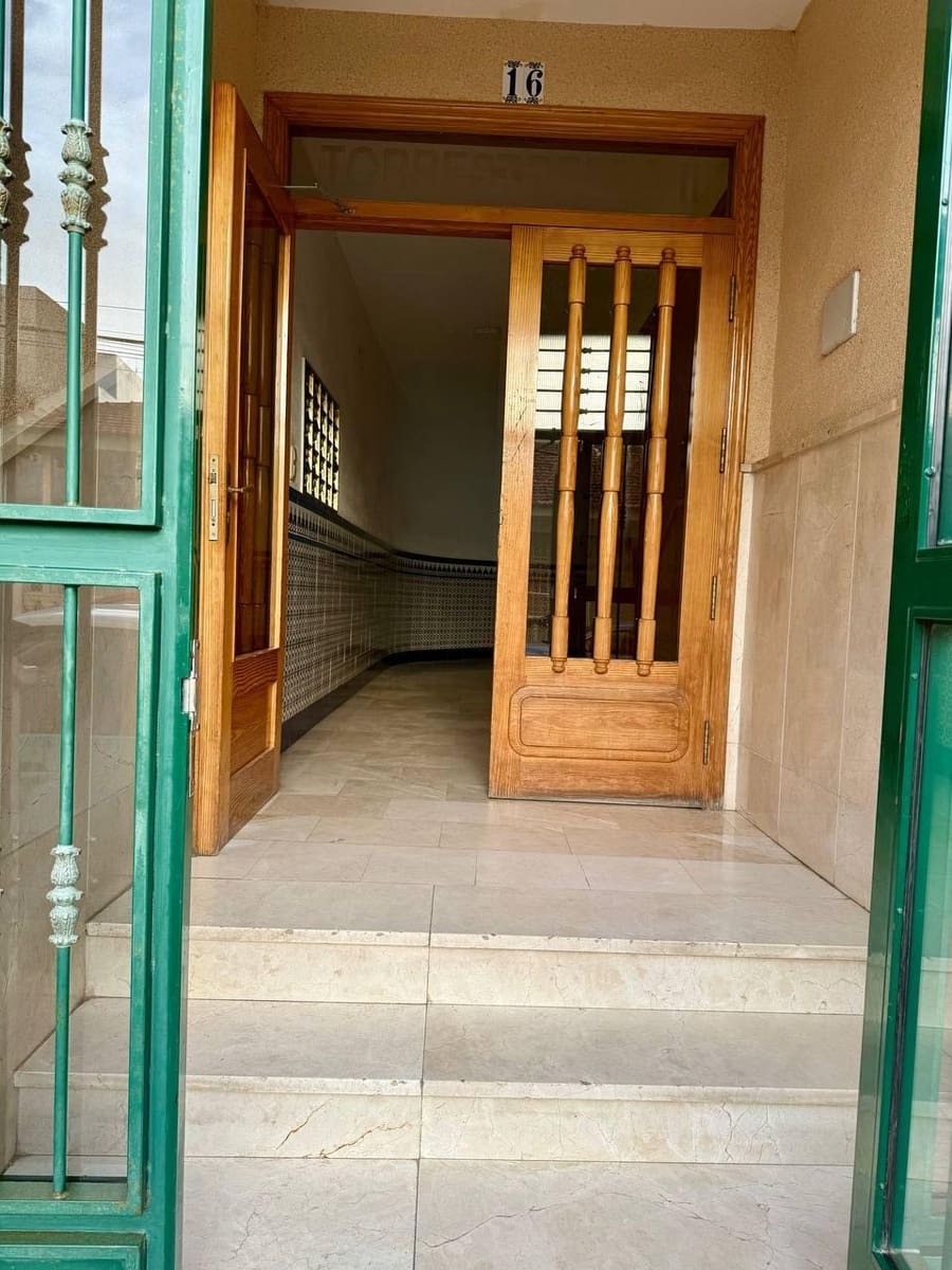 2 bedroom Apartment for sale in Torrevieja - € 159,900 (Ref: 8615172)