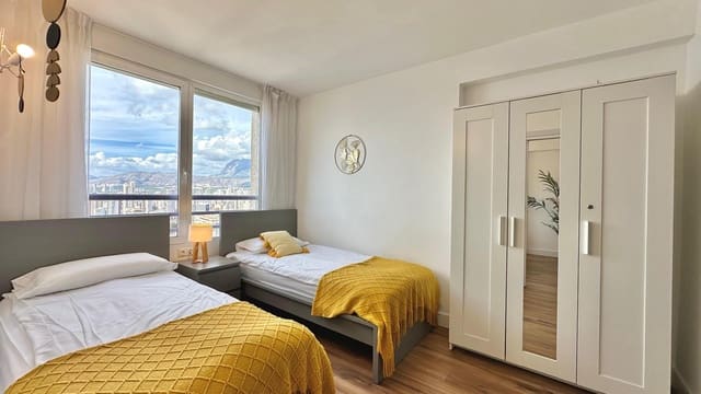 2 bedroom Apartment for sale in Benidorm with pool - € 899,000 (Ref: 8620164)