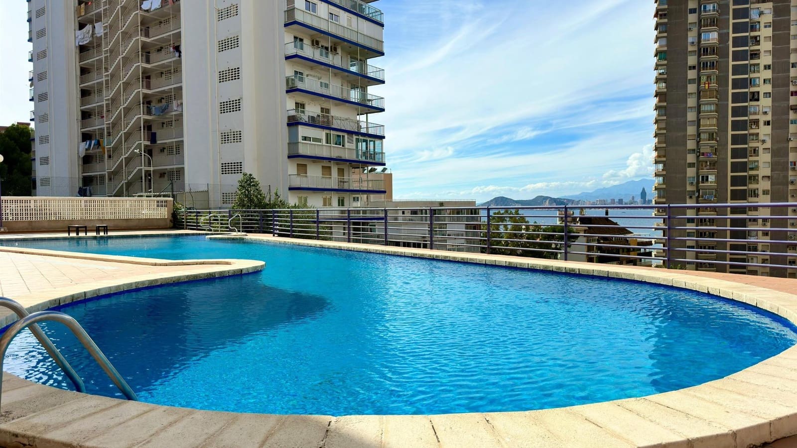 Apartamento de 2 habitaciones en Benidorm en venta con piscina - 320.000 € (Ref: 8620164)