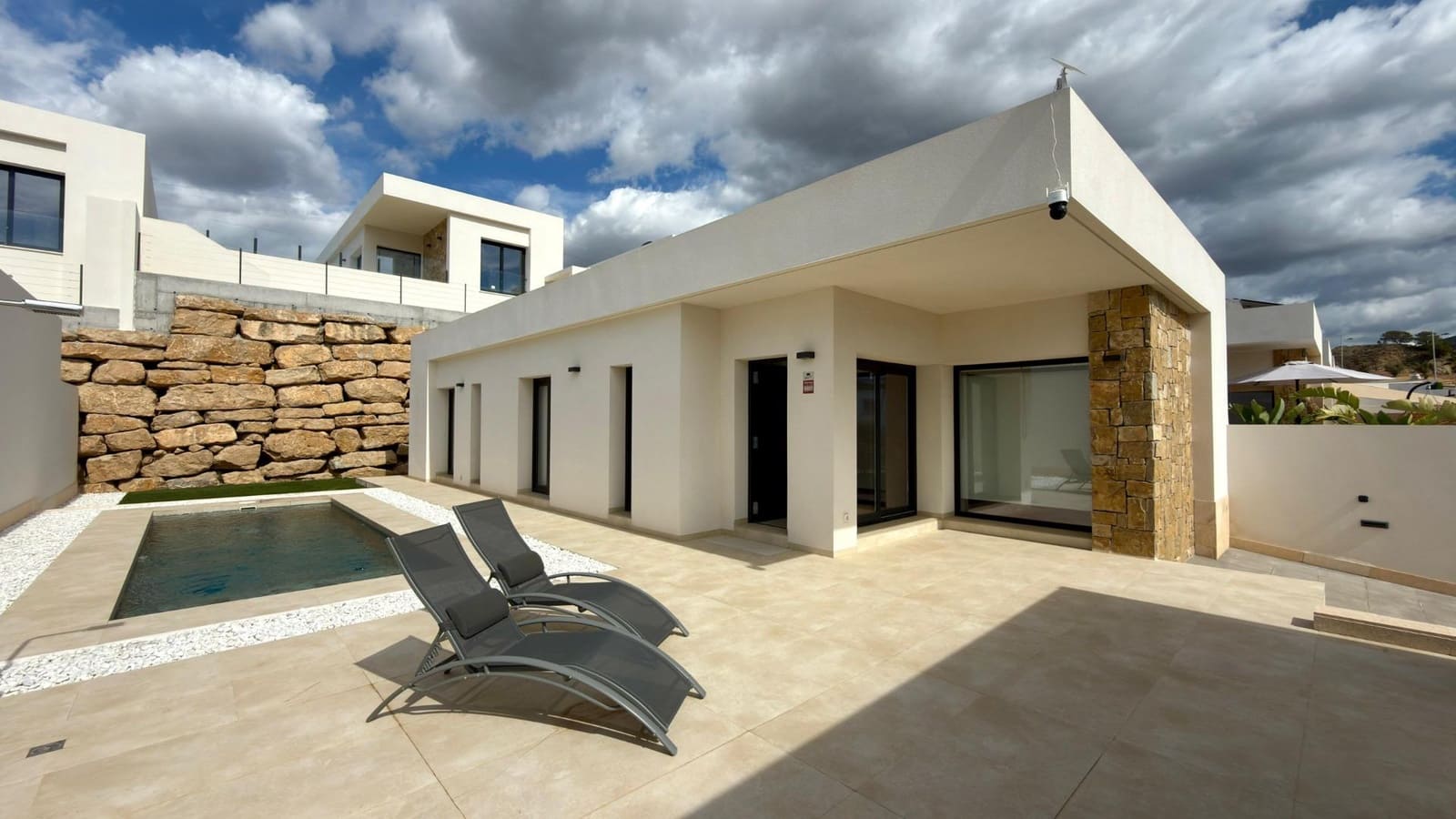 3 bedroom Villa for sale in Finestrat with pool - € 649,900 (Ref: 8636968)