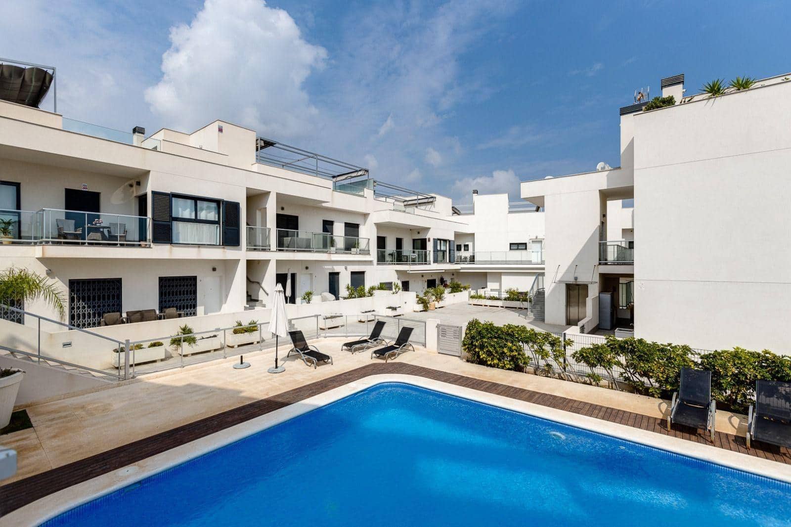 3 soveværelse Lejlighed til salg i La Mata med swimmingpool - € 235.000 (Ref: 8645254)