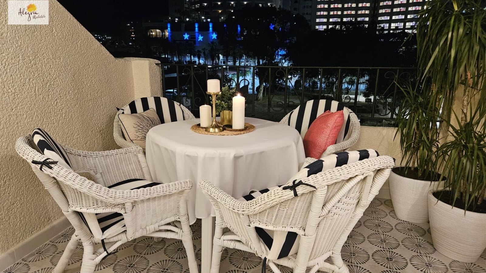 2 soveværelse Lejlighed til salg i Oropesa  med garage - € 169.990 (Ref: 8646004)