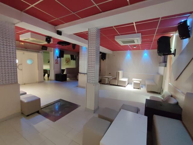 Commercial for sale in Villamartin, Orihuela - € 630,000 (Ref: 8666628)