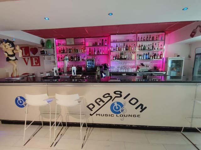 Commercial for sale in Villamartin, Orihuela - € 630,000 (Ref: 8666628)