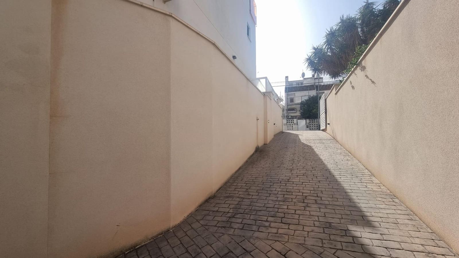 Garaż na sprzedaż w Torrevieja - 5 900 € (Ref: 8672123)