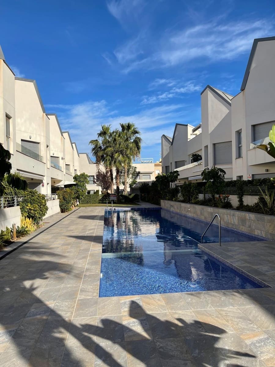 2 bedroom Bungalow for sale in La Veleta with pool - € 239,900 (Ref: 8686333)