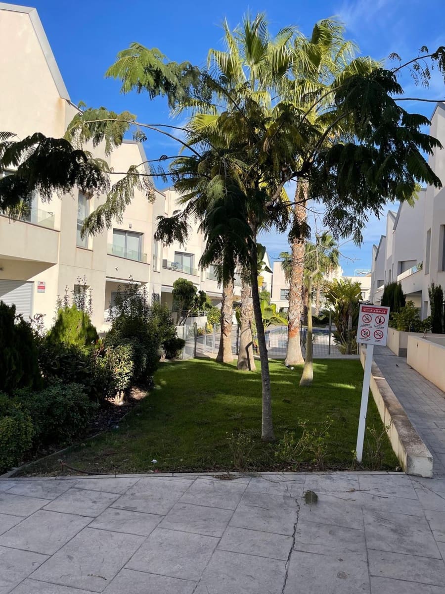 2 bedroom Bungalow for sale in La Veleta with pool - € 239,900 (Ref: 8686333)