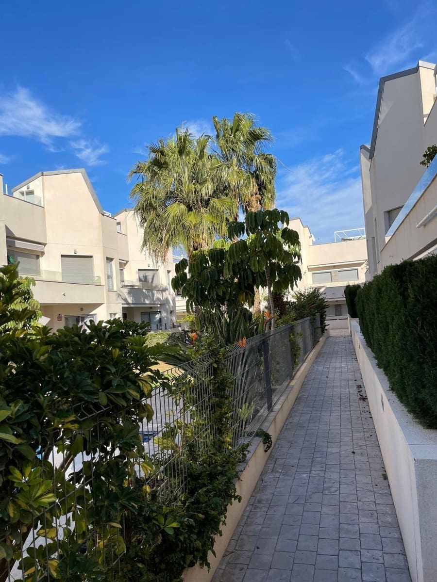 2 bedroom Bungalow for sale in La Veleta with pool - € 239,900 (Ref: 8686333)