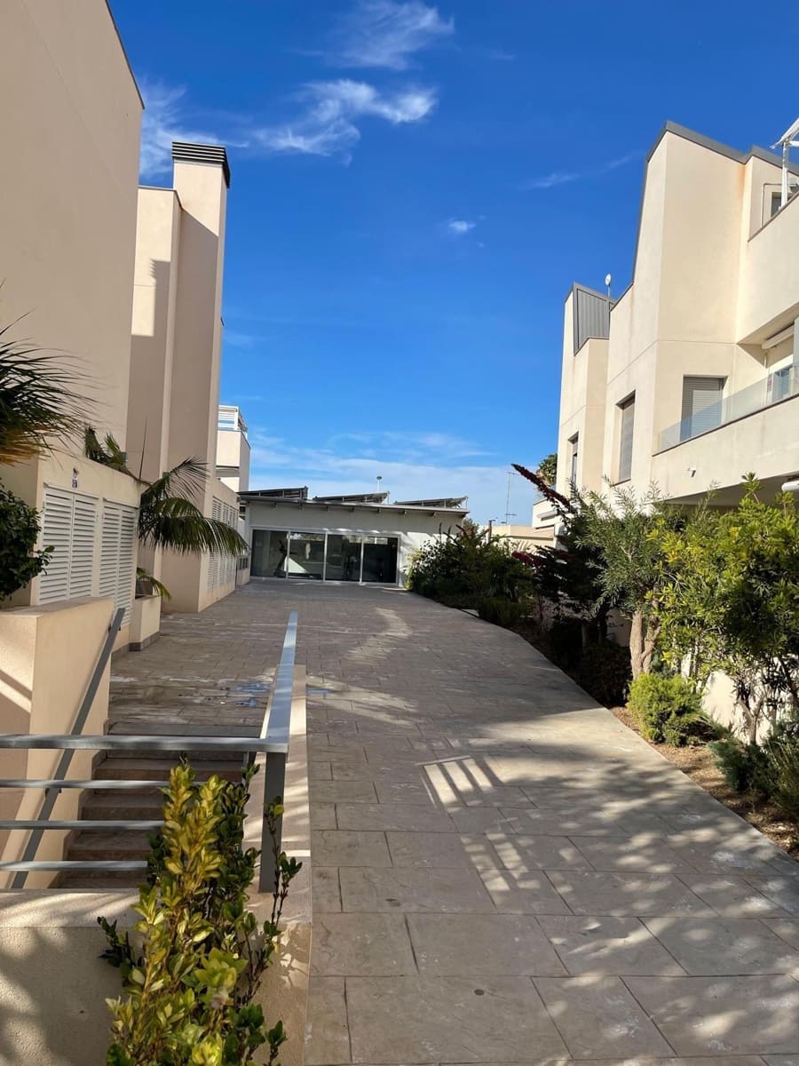 2 bedroom Bungalow for sale in La Veleta with pool - € 239,900 (Ref: 8686333)