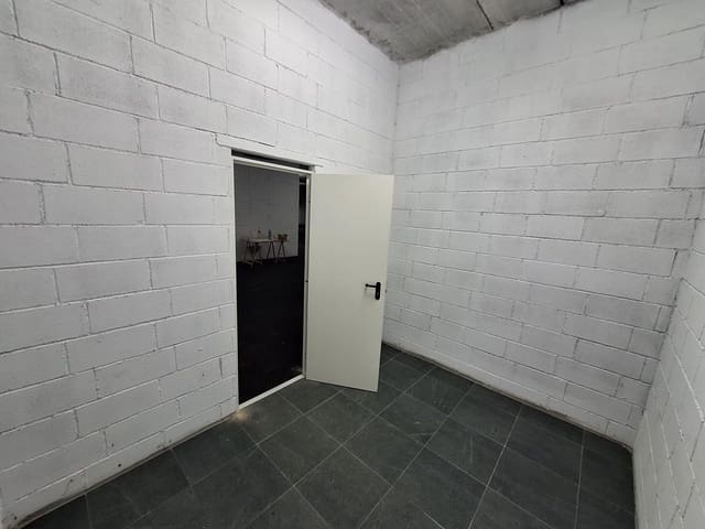 Garasje til salgs i Salinas - € 17 200 (Ref: 8701821)