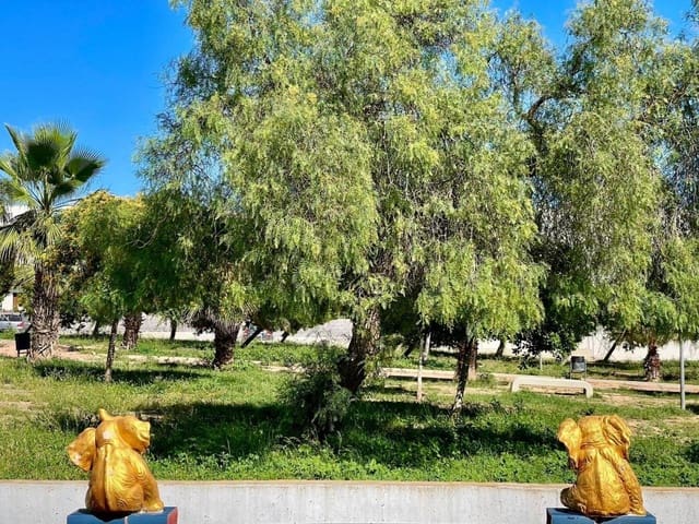 3 quarto Moradia em Banda para venda em Aguas Nuevas, Torrevieja com piscina - 129 900 € (Ref: 8728047)