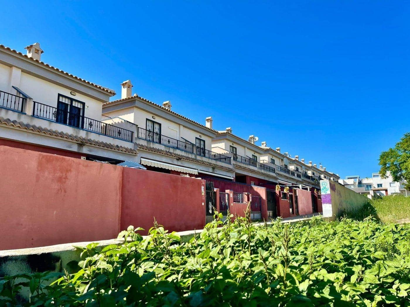 3 chambre Villa/Maison Mitoyenne à vendre à Aguas Nuevas avec piscine - 129 900 € (Ref: 8728047)