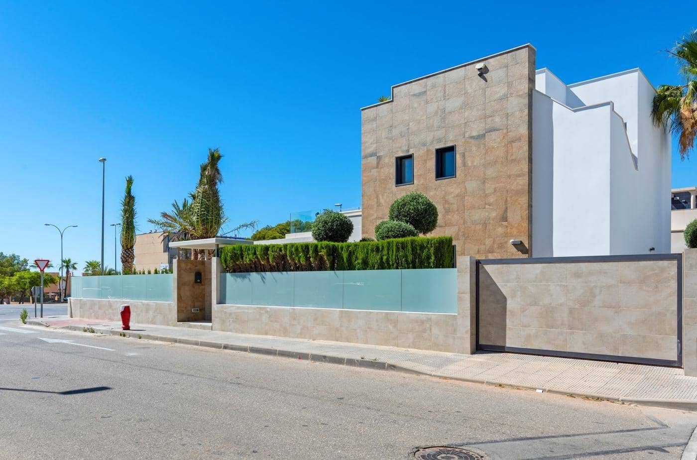 4 bedroom Villa for sale in Campoamor with pool garage - € 1,465,000 (Ref: 8735703)