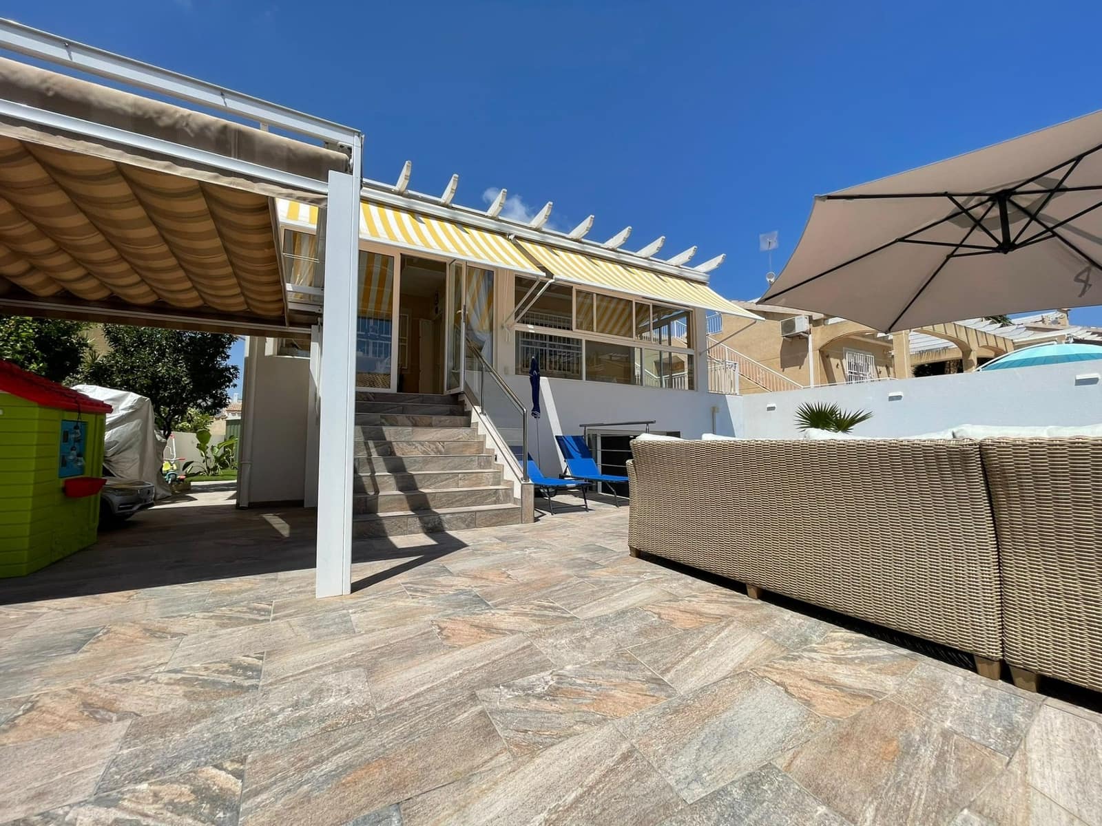 3 bedroom Villa for sale in Los Altos with pool - € 340,000 (Ref: 8735709)
