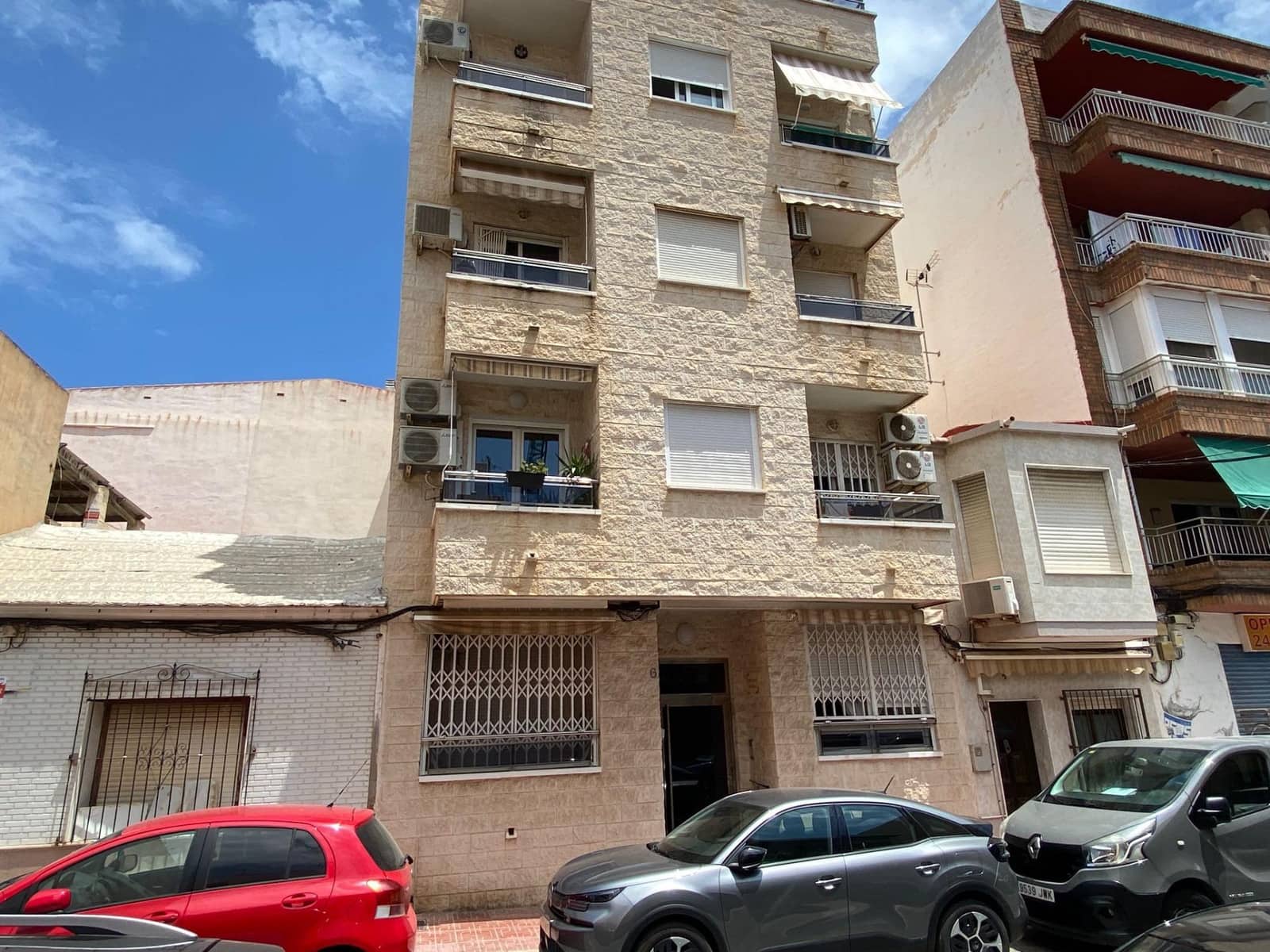 2 bedroom Apartment for sale in Torrevieja - € 170,000 (Ref: 8743609)