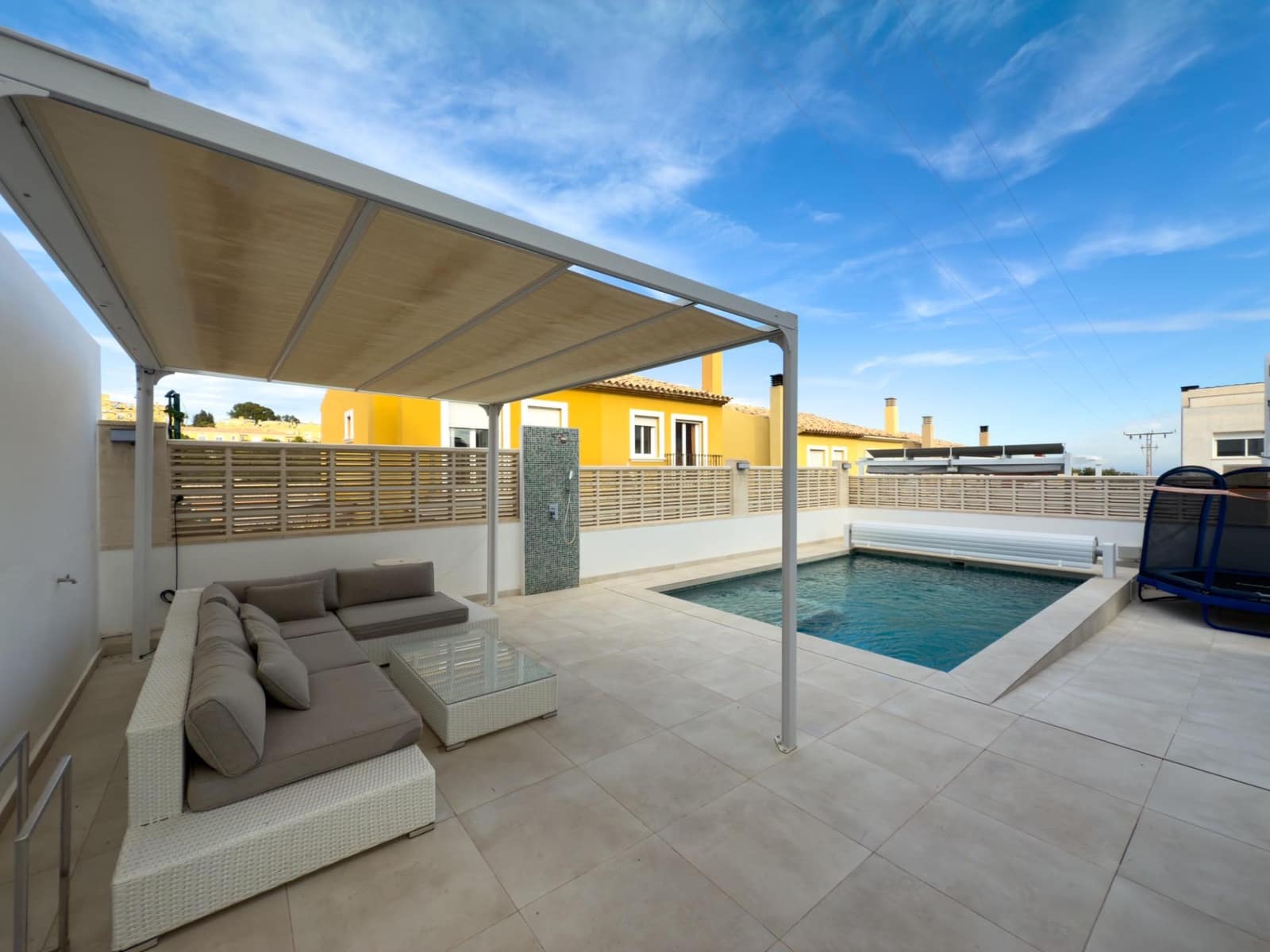 3 bedroom Villa for sale in La Nucia with pool - € 395,000 (Ref: 8756144)