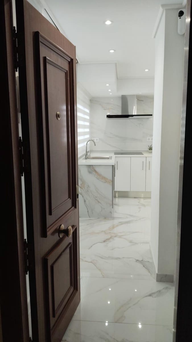 2 Zimmer Apartment zu verkaufen in Benidorm mit Pool - 286.000 € (Ref: 8760076)