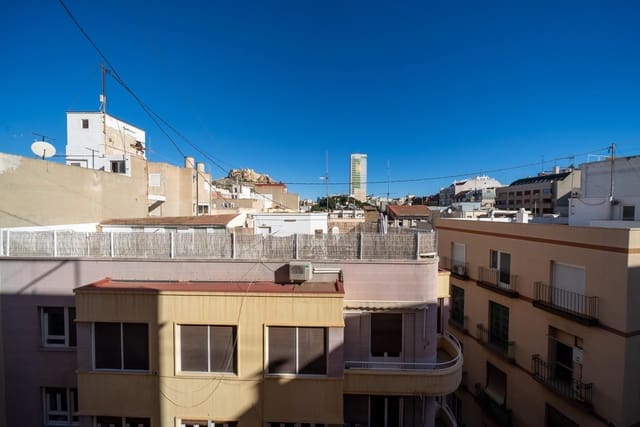 5 soveværelse Lejlighed til salg i Ensanche - Diputacion, Alicante by - € 360.000 (Ref: 8764252)