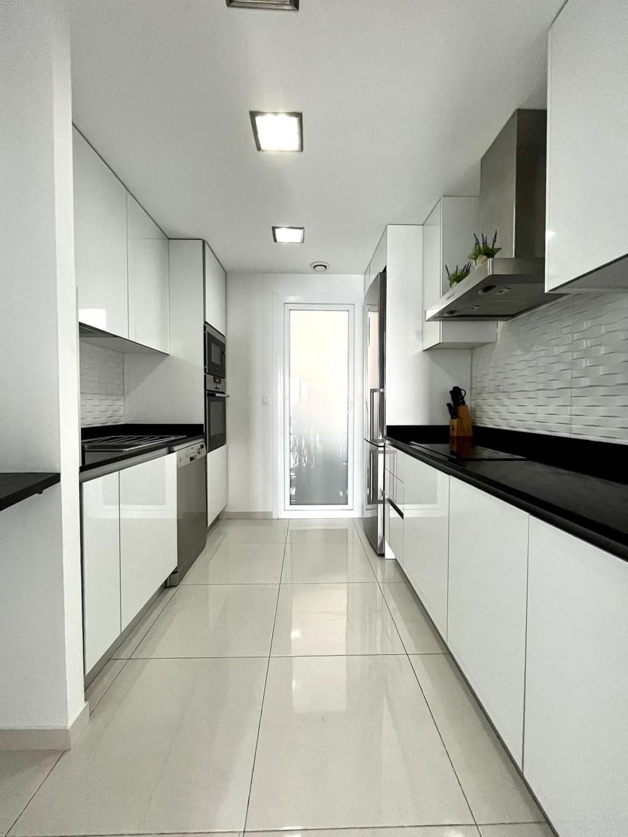 3 bedroom Penthouse for sale in Torrevieja with pool - € 810,000 (Ref: 8773560)