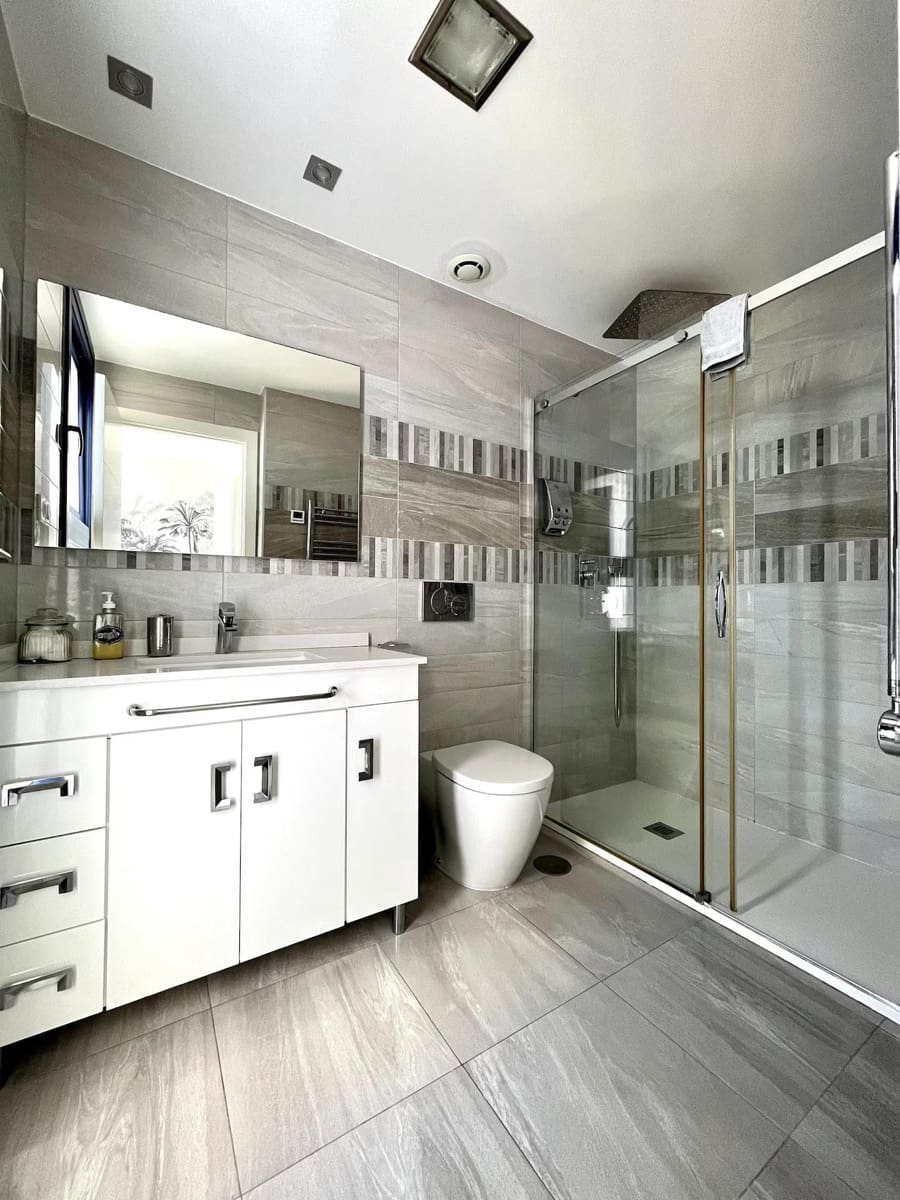 3 bedroom Penthouse for sale in Torrevieja with pool - € 810,000 (Ref: 8773560)