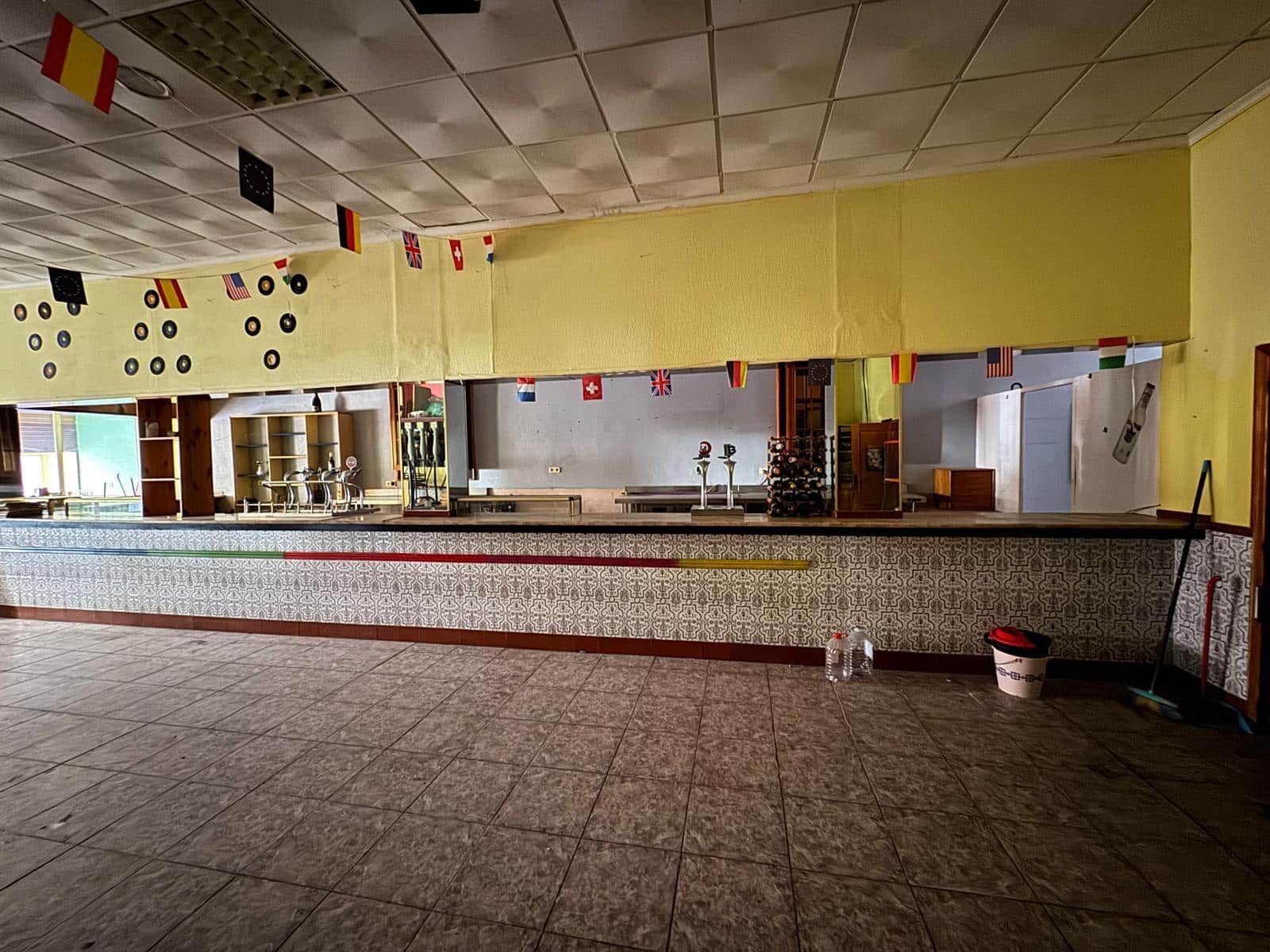 Erhverv til salg i Torrevieja - € 129.900 (Ref: 8783876)