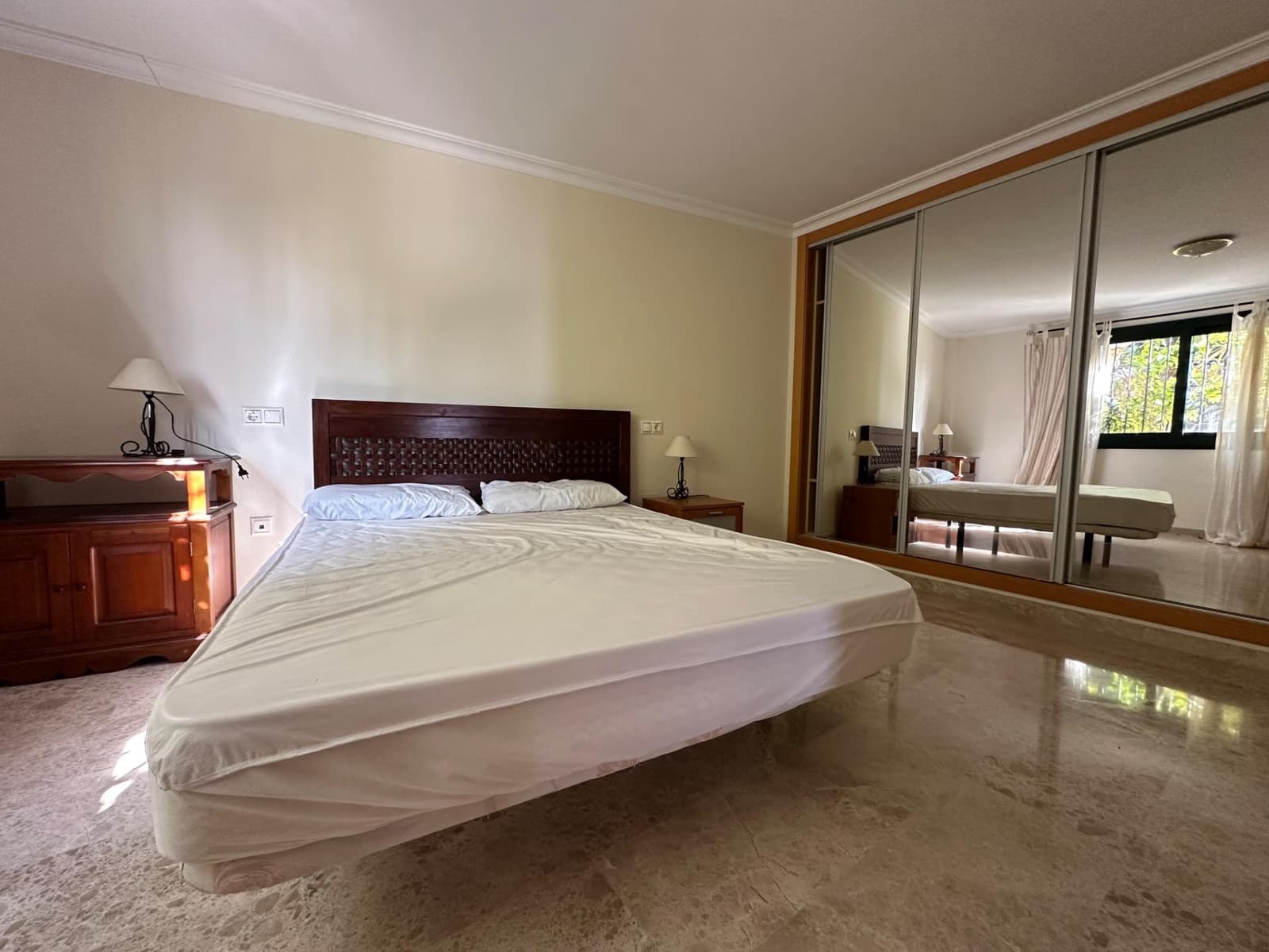 2 bedroom Apartment for sale in Altea with pool - € 350,000 (Ref: 8815976)