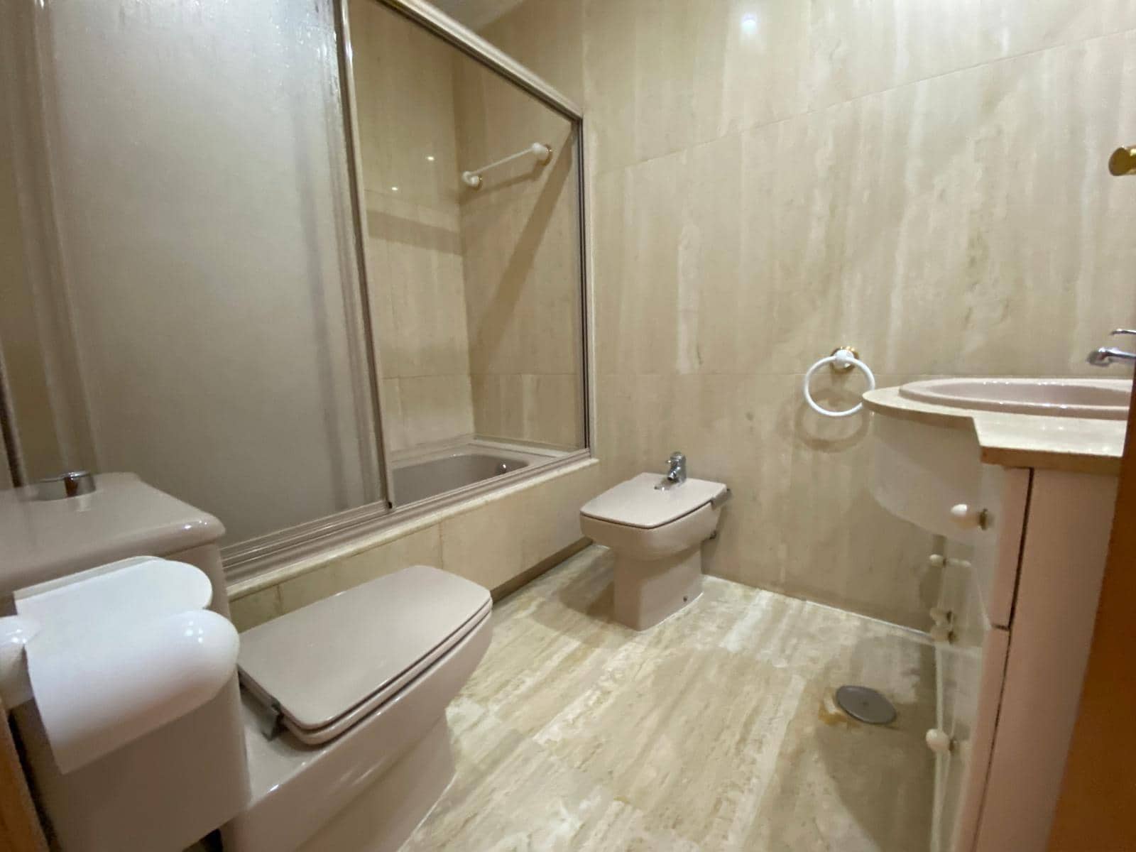 Apartamento de 4 habitaciones en Torrevieja en venta con garaje - 370.000 € (Ref: 8825311)