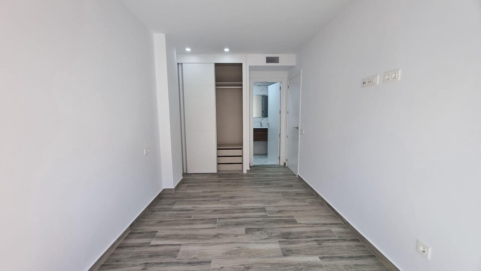 3 quarto Apartamento para venda em Torrevieja com piscina - 294 900 € (Ref: 8843503)