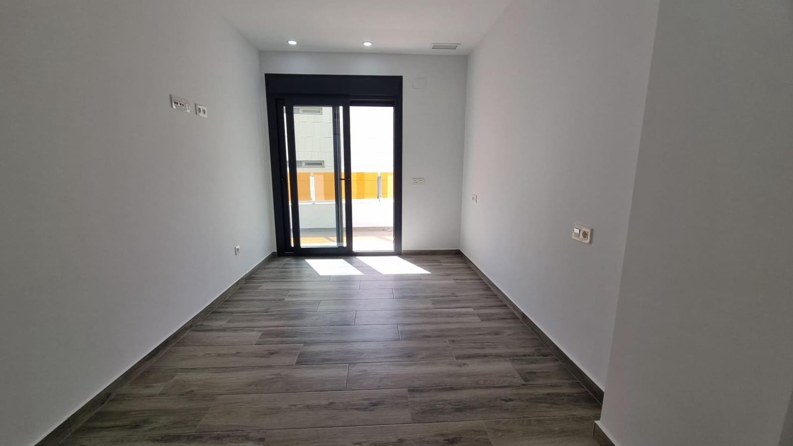 3 quarto Apartamento para venda em Torrevieja com piscina - 294 900 € (Ref: 8843503)