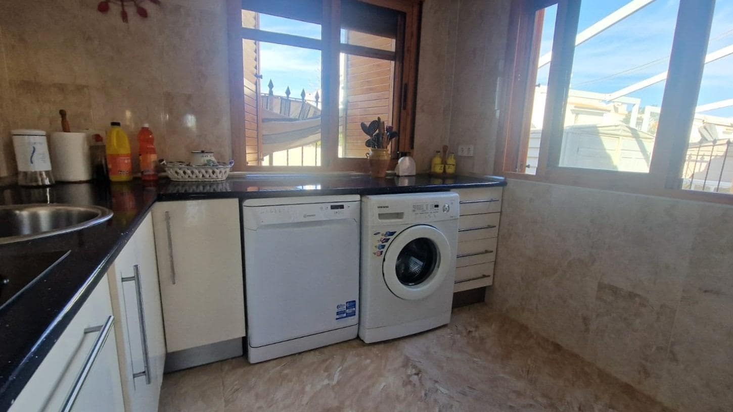 3 soveværelse Rækkehus til salg i Torrevieja med swimmingpool - € 185.000 (Ref: 8849770)